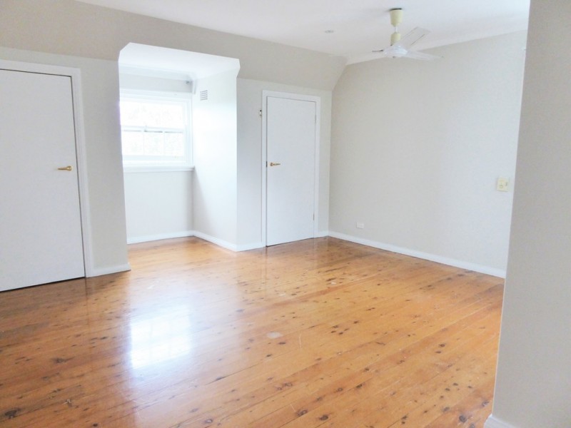 20 Hunter Ave, St Ives NSW 2075