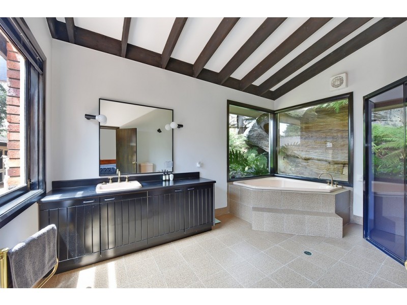 8 Otaki Place, St Ives NSW 2075