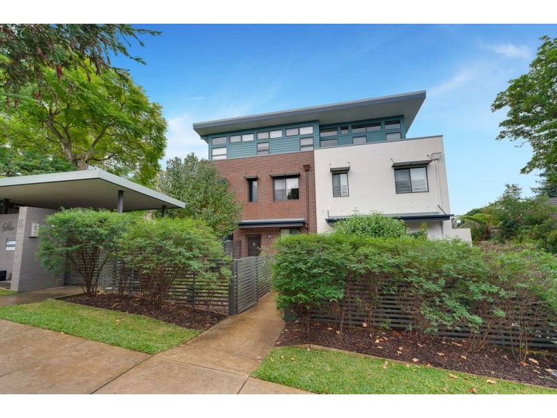 8/6 Shinfield Avenue, St Ives NSW 2075