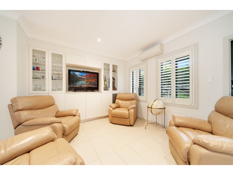 8/6 Shinfield Avenue, St Ives NSW 2075
