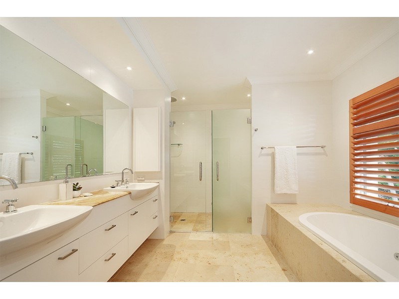 9 Lucia Avenue, St Ives NSW 2075