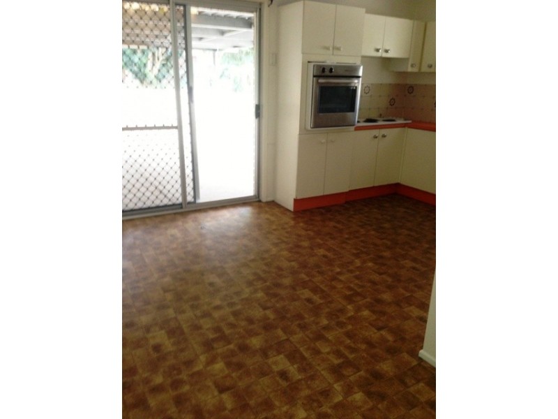 16 Green Rd, Regents Park QLD 4118