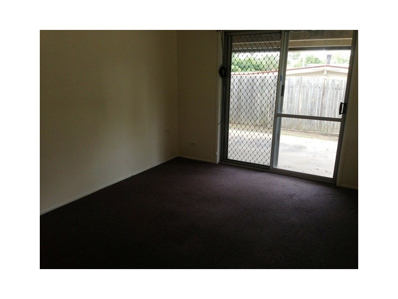 16 Green Rd, Regents Park QLD 4118