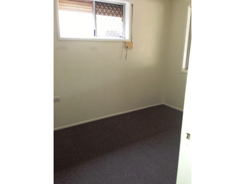 16 Green Rd, Regents Park QLD 4118
