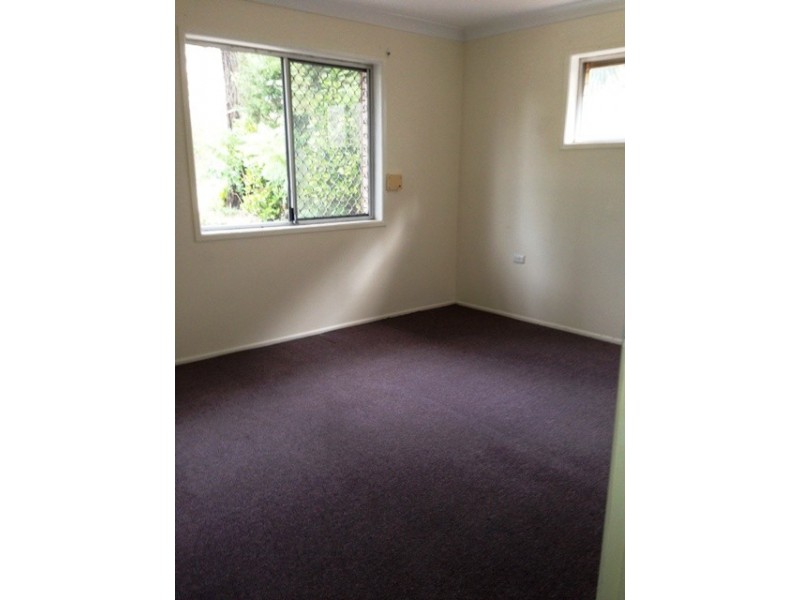 16 Green Rd, Regents Park QLD 4118