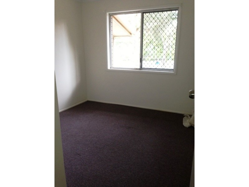 16 Green Rd, Regents Park QLD 4118