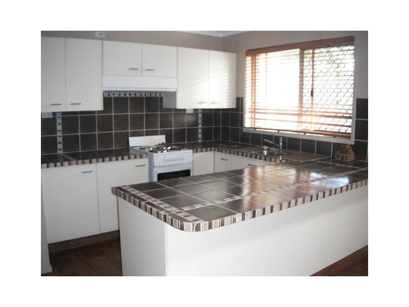 13 Acorus Crt, Regents Park QLD 4118