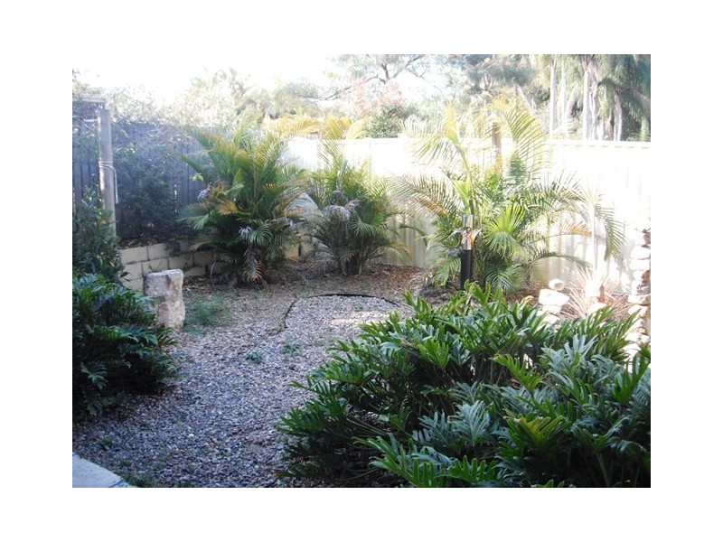13 Acorus Crt, Regents Park QLD 4118