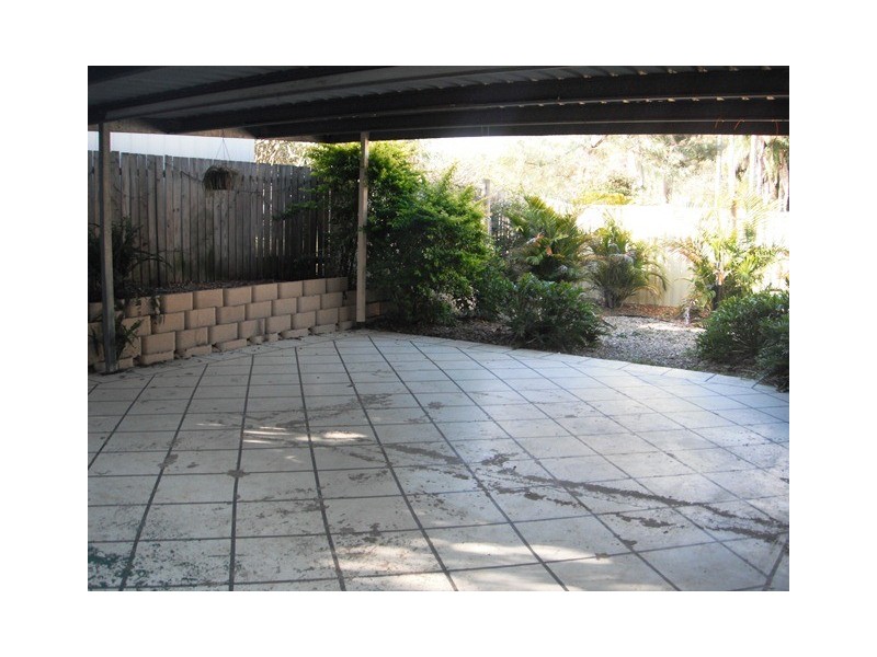 13 Acorus Crt, Regents Park QLD 4118