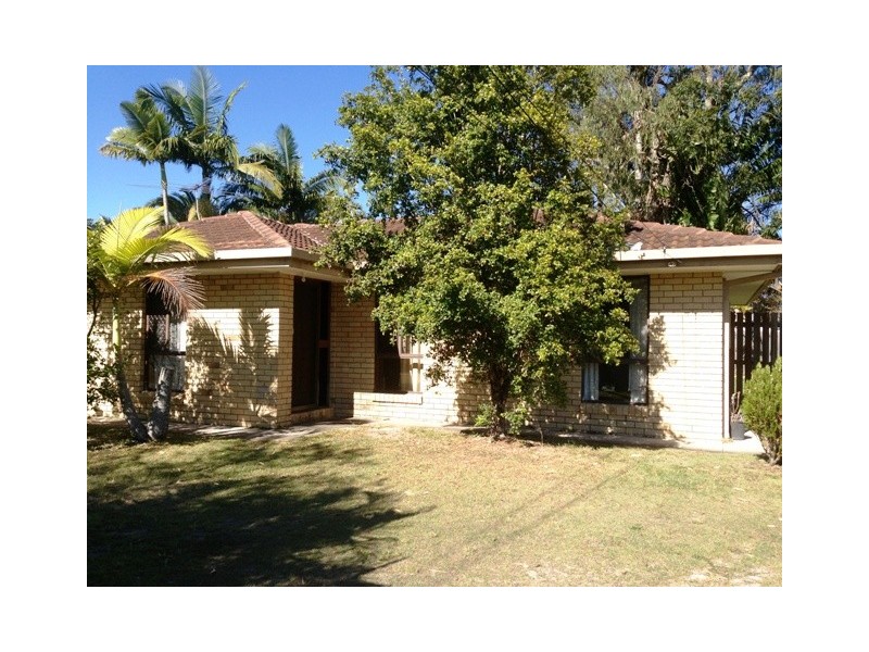 8 Regency Dr, Regents Park QLD 4118
