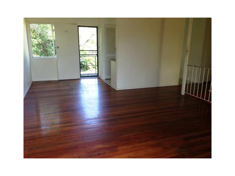 8 Edith St, Kingston QLD 4114
