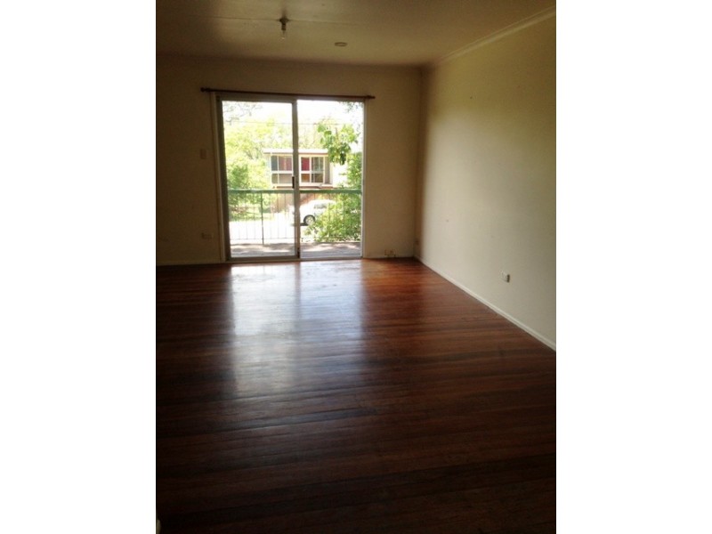 8 Edith St, Kingston QLD 4114