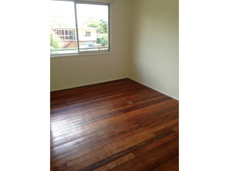 8 Edith St, Kingston QLD 4114