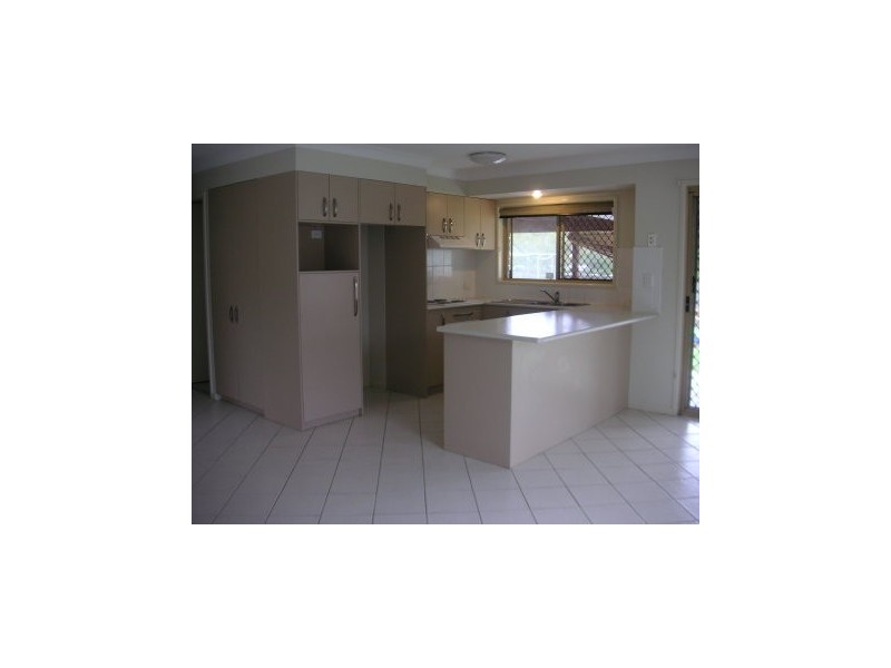 8 Kinchant St, Marsden QLD 4132