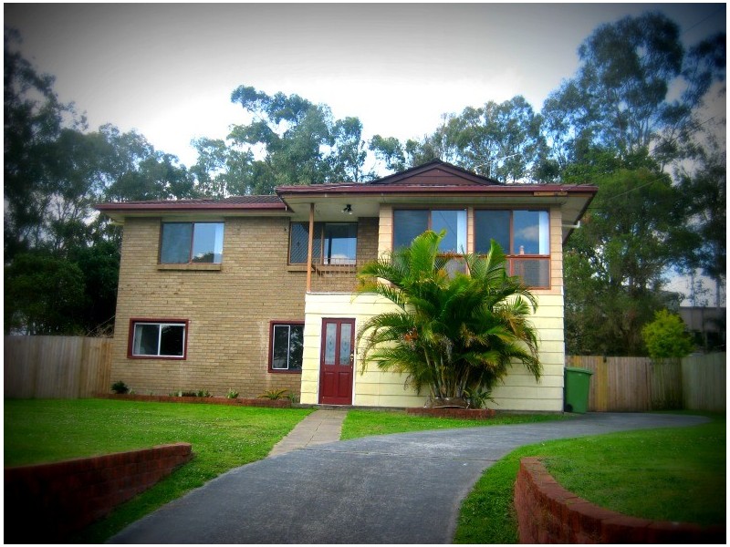 11 Bushmills St, Hillcrest QLD 4118