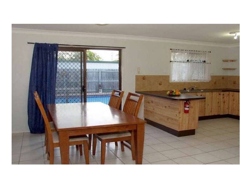 2 Aquila Crt, Regents Park QLD 4118