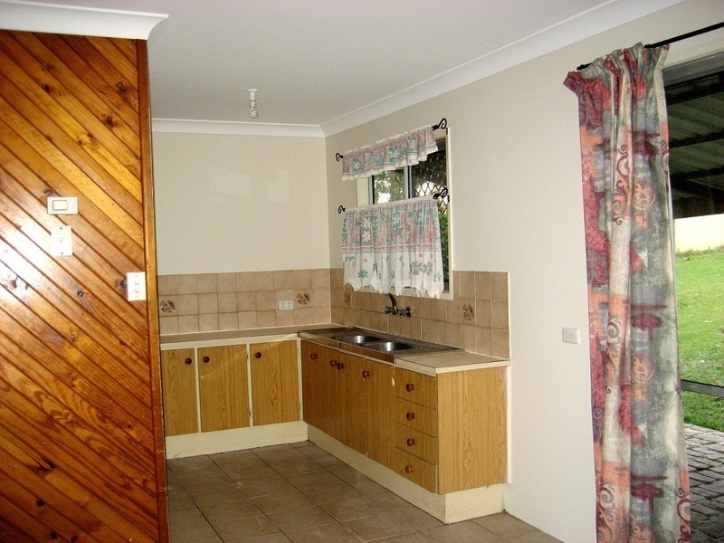 68 Browns Plains Rd, Browns Plains QLD 4118