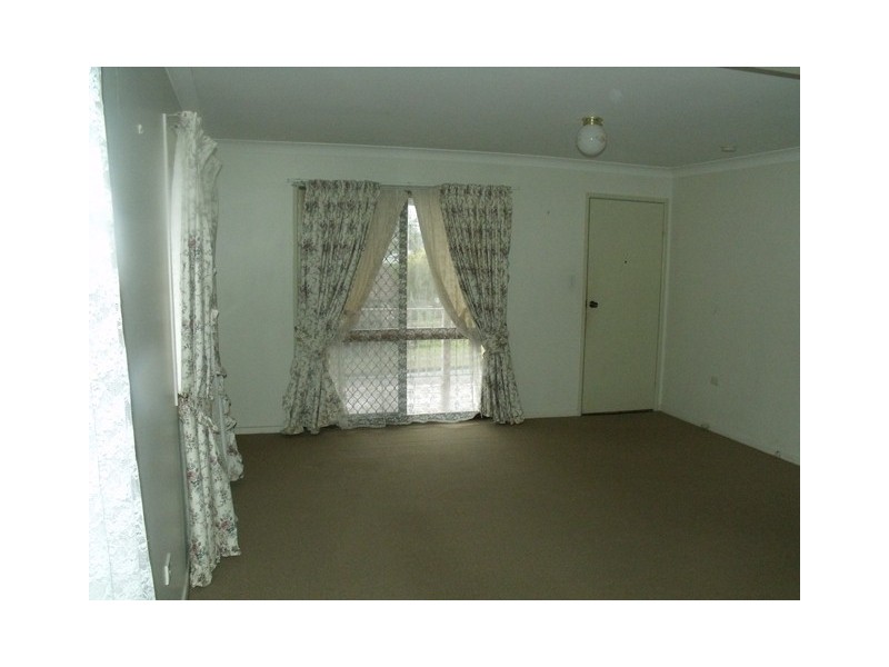 25 Limerick Dr, Crestmead QLD 4132