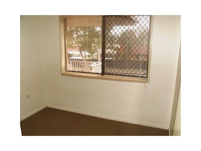 25 Limerick Dr, Crestmead QLD 4132