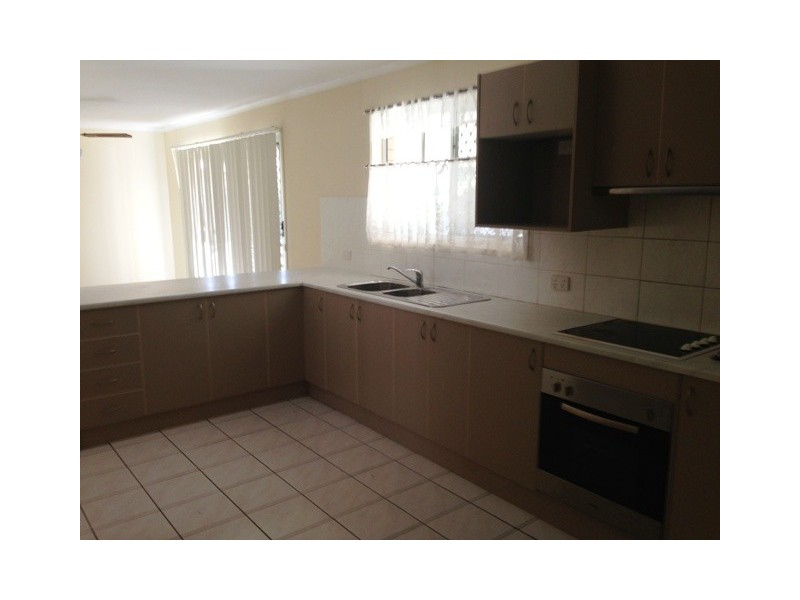 31 Bywater Street, Hillcrest QLD 4118