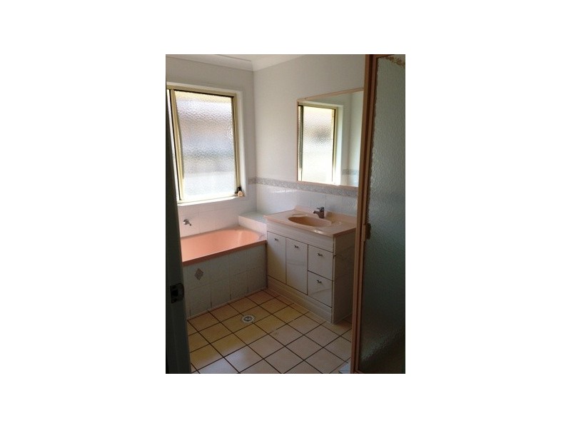 10 Filbert Street, Crestmead QLD 4132