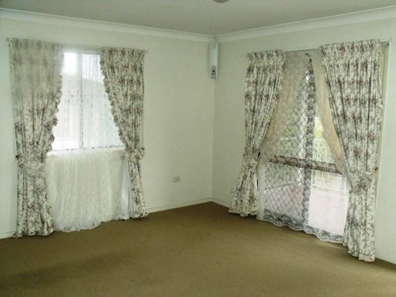 25 Limerick Dr, Crestmead QLD 4132