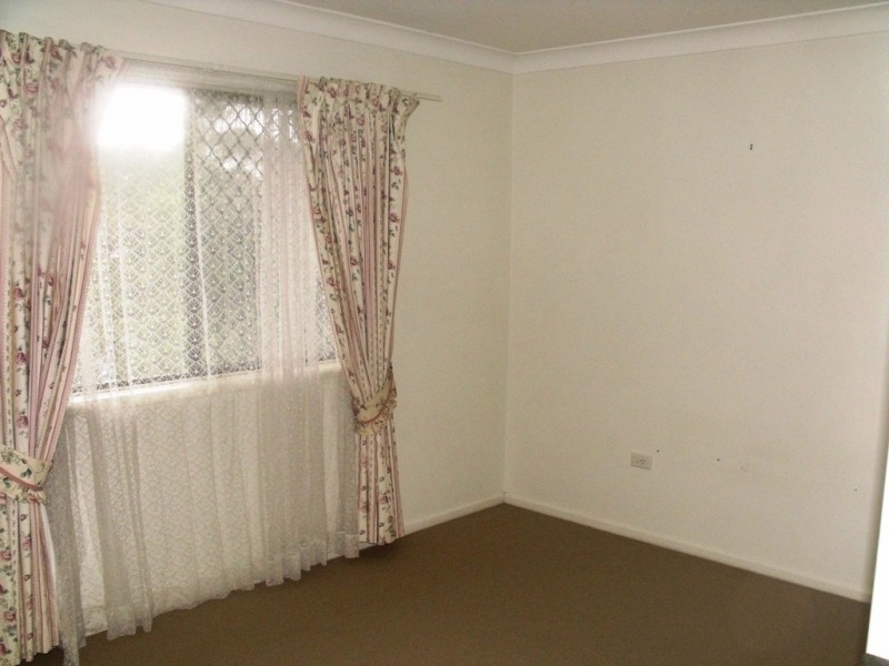 25 Limerick Dr, Crestmead QLD 4132