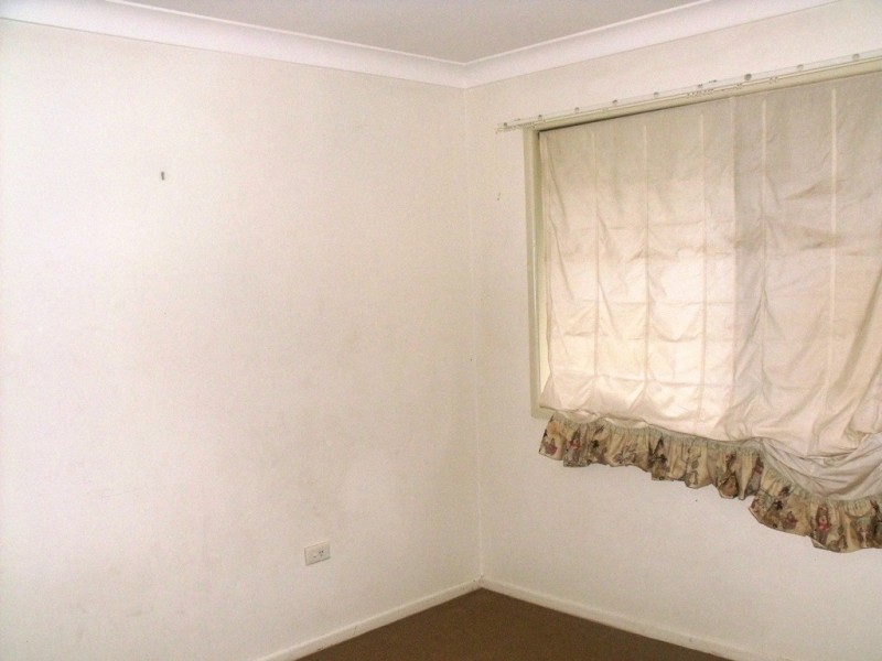 25 Limerick Dr, Crestmead QLD 4132