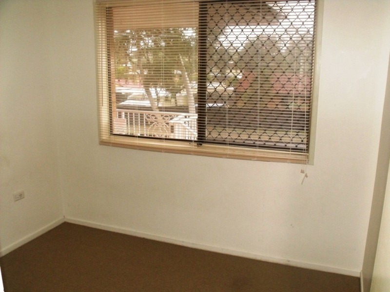 25 Limerick Dr, Crestmead QLD 4132