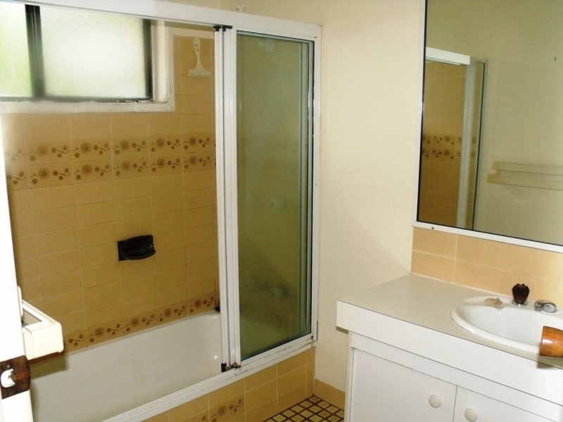 25 Limerick Dr, Crestmead QLD 4132