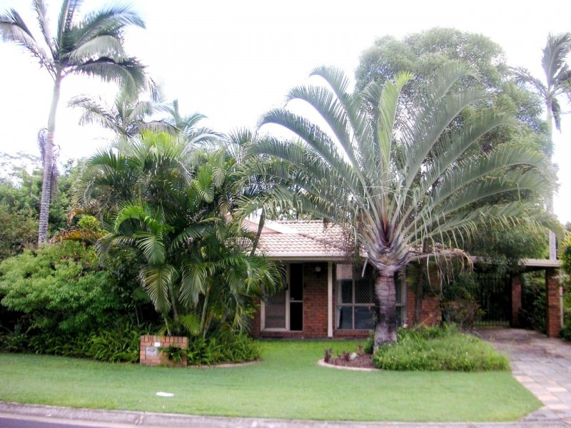 8 Fairbairn Street, Marsden QLD 4132