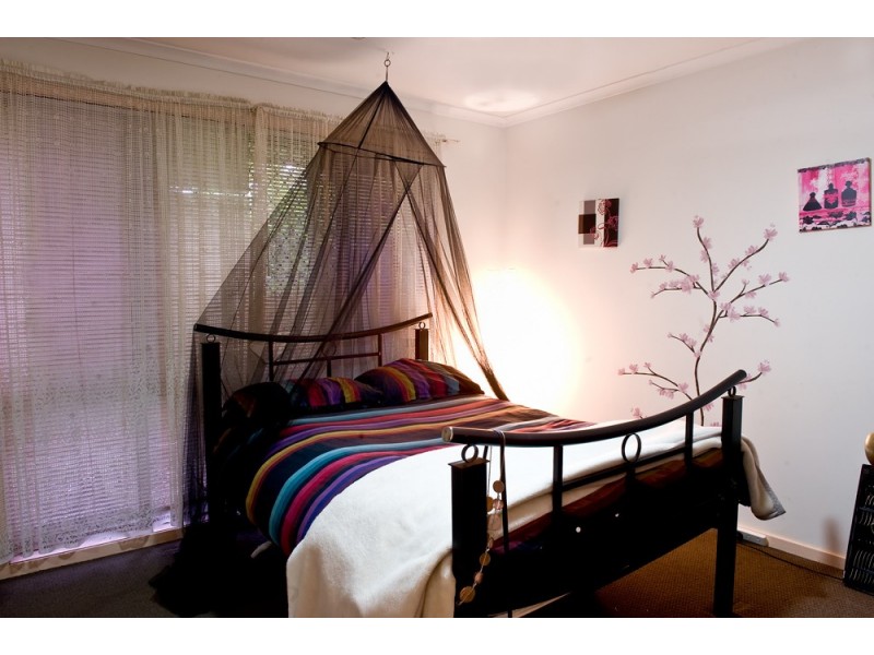 8 Fairbairn Street, Marsden QLD 4132