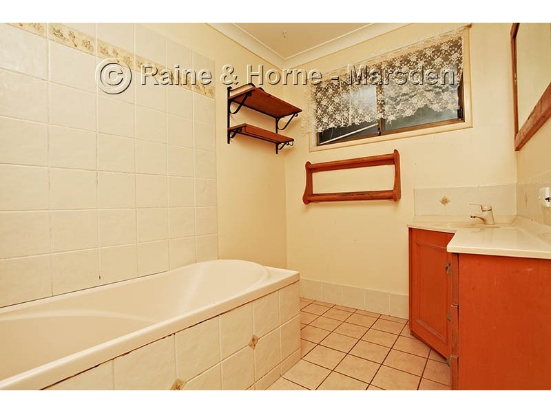 56 Forestwood St, Crestmead QLD 4132