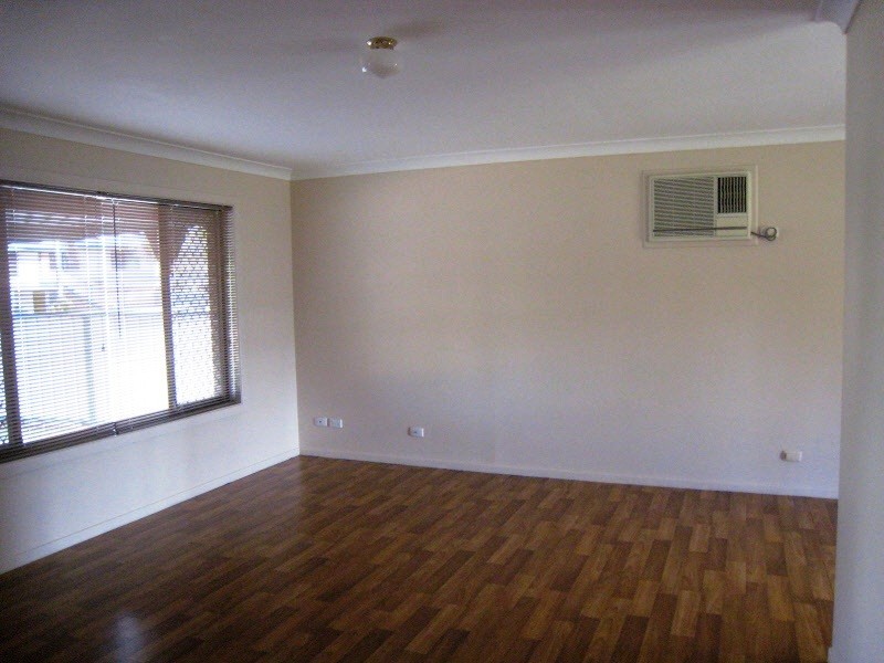 19 Ochna St, Crestmead QLD 4132