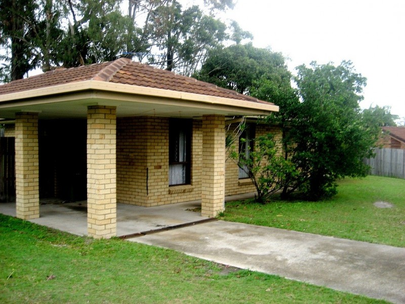 8 Regency Drive, Regents Park QLD 4118