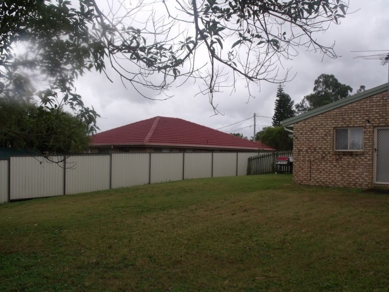 11 Barcrest Crt, Crestmead QLD 4132