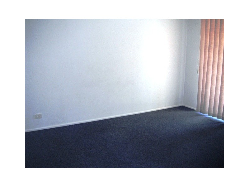4 Winslow Crt, Hillcrest QLD 4118