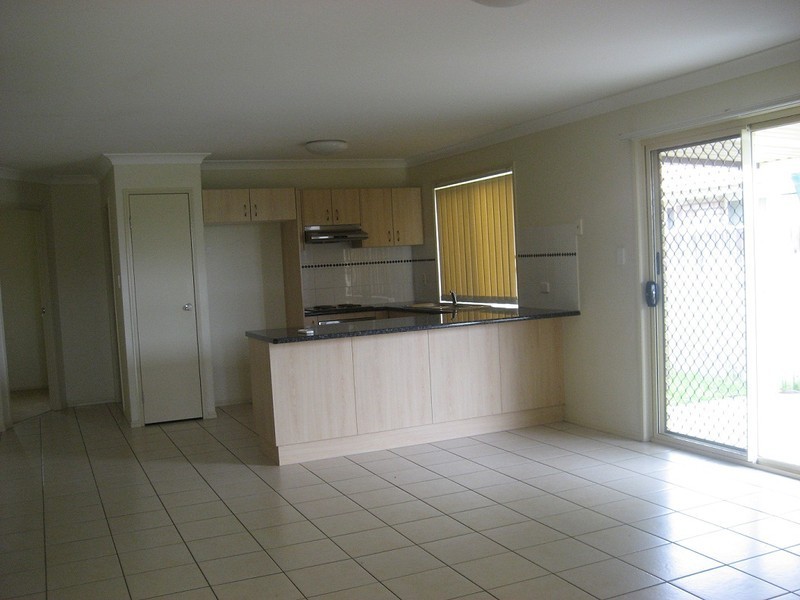 8 Clayton Court, Crestmead QLD 4132