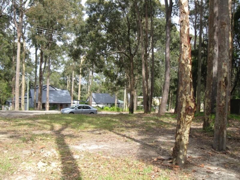 8 Annetts Parade, Mossy Point NSW 2537
