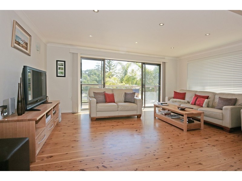 8 Clarke Street, Broulee NSW 2537
