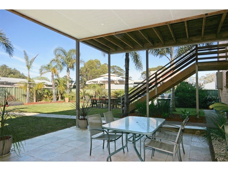 8 Clarke Street, Broulee NSW 2537