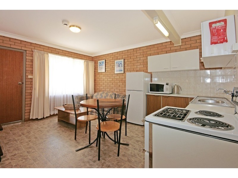 8 Clarke Street, Broulee NSW 2537