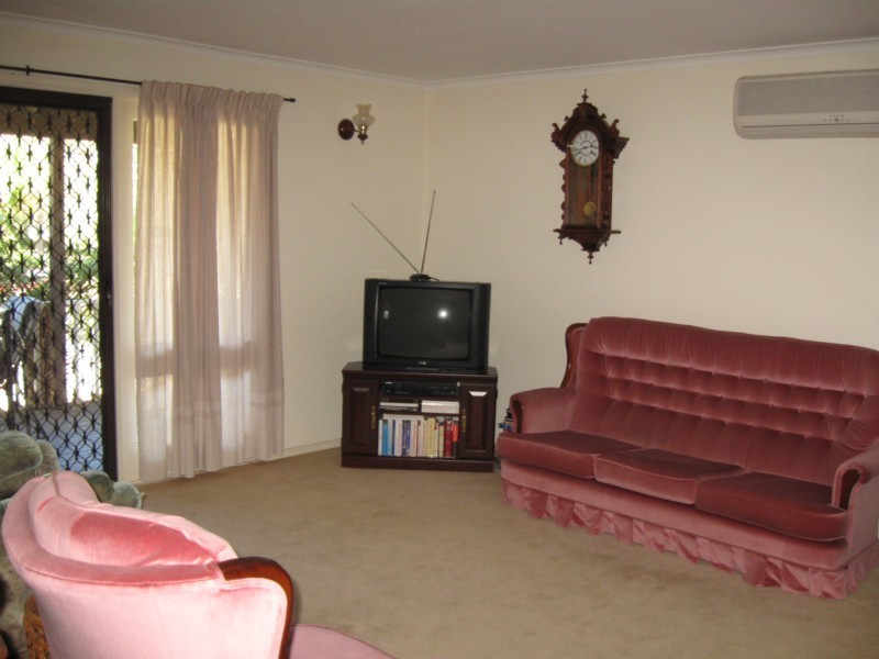 27 Grant Street, Broulee NSW 2537