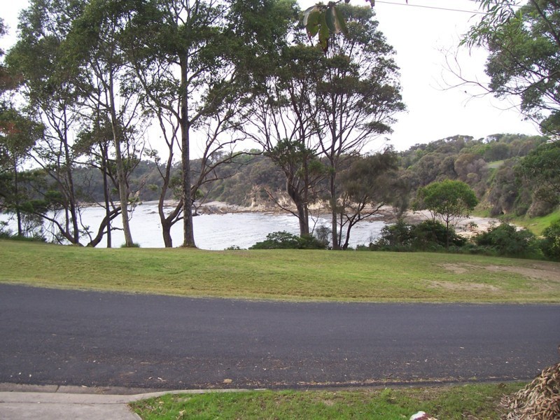 33 Illabunda Avenue, Malua Bay NSW 2536