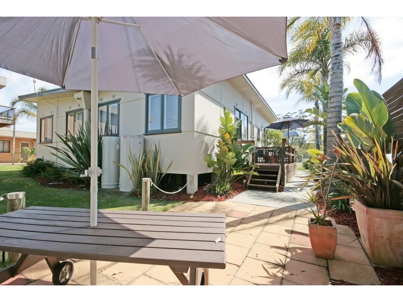 6 Clarke Street, Broulee NSW 2537