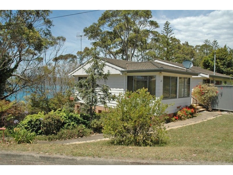 21 Barbara Crescent, Batemans Bay NSW 2536