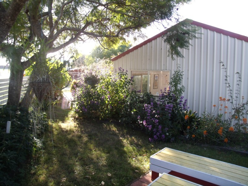 8 Luck Street, Moruya NSW 2537