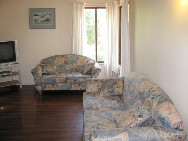 38 Hilmer Avenue, Mossy Point NSW 2537