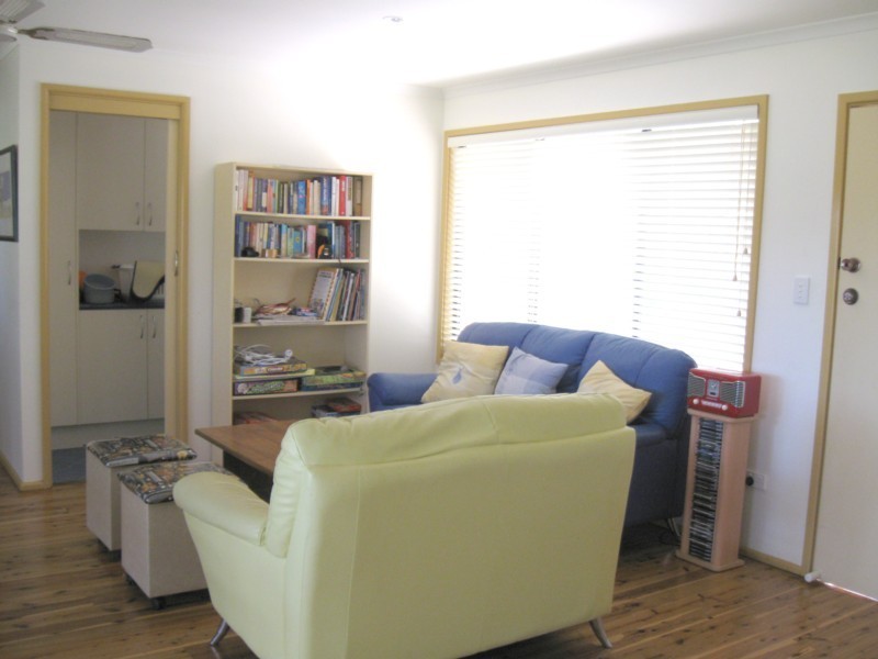 17 Annetts Parade, Mossy Point NSW 2537