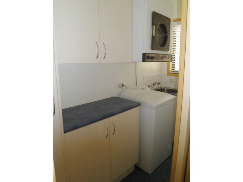 17 Annetts Parade, Mossy Point NSW 2537